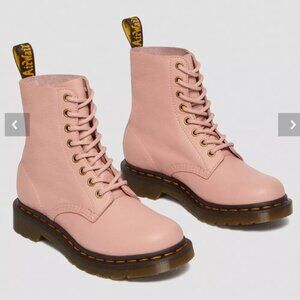 Dr Martens, Peach Beige, Size 7,